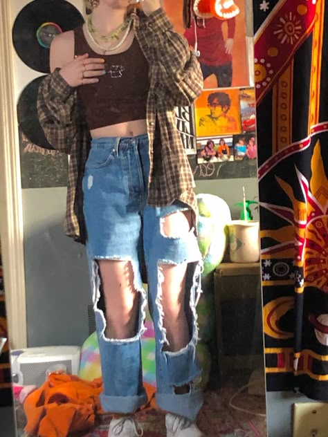 Ripped Jeans Outfit Inspiration, Brown Chunky Shoes Outfit, Brown Tank Top Outfit Aesthetic, Grunge Outfits With Blue Jeans, Outfits With Brown Tank Top, Flannel Tank Top Outfits, How To Style Brown Flannel, Outfits With Brown Flannel, Grunge Tank Top Outfits