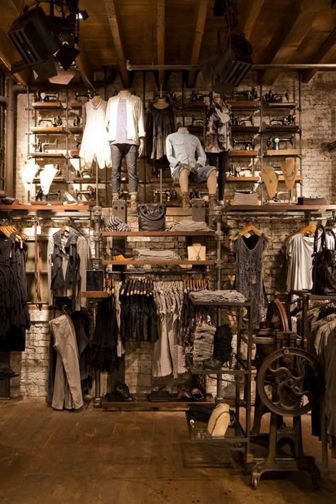 Clothing Store Displays, Clothing Store Interior, Store Concept, Clothing Store Design, Store Design Boutique, Clothing Displays, Store Layout, Store Interiors, Display Wall