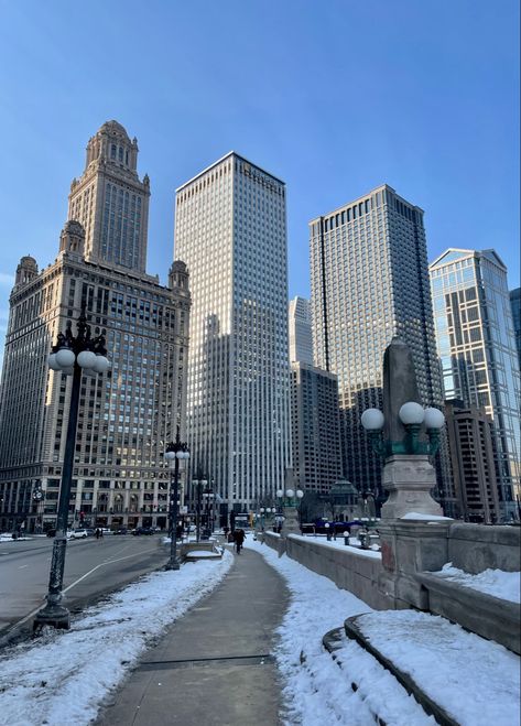 Chicago Snow Aesthetic, Chicago During Christmas, Winter In Chicago Aesthetic, Chicago Christmas Aesthetic, Chicago Winter Aesthetic, Chicago Apartment Aesthetic, Chicago In The Winter, Chicago In Winter, Winter In Chicago