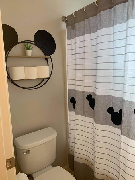 Modern Disney Room Decor, Disney Theme Bathroom Ideas, Modern Disney Bathroom, Disney Adult Bedroom, Mickey Mouse Bathroom Ideas, Disney Bathroom Ideas, Disney Bedroom Ideas For Adults, Adult Disney Bedroom, Disney Decor Bedroom