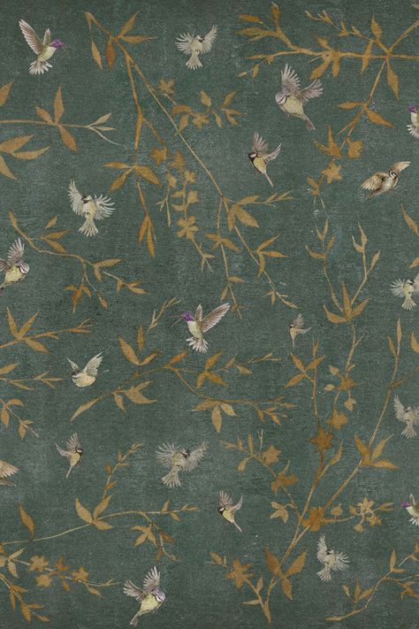 A #classic taste for a fascinating #nature created by @marcofontana among the #colors of “Ottone Garden”, his new #wallpaper! #wallpaper #cartadaparati #design #architecture #interiordesign #designer #homedecor #interiors #wall #madeinitaly #ArtCollections #illustration #foglie #leaves #animali #animals #colibri #hummingbird #floralwallpaper #animalwallpaper #naturewallpaper Nature Themed Wallpaper, Bird Background Wallpapers, Colibri Wallpaper, Bird Nature Wallpaper, Wallpaper Birds Vintage, Bird And Butterfly Wallpaper, Flowers And Birds Wallpaper, Hummingbird Wallpaper, Wallpaper Doodle