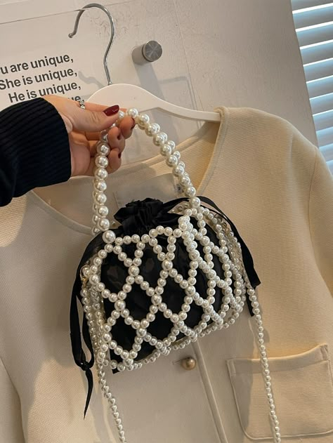 Black Fashionable Collar  Plastic Plain  Embellished   Women Bags Mini Pearl Bag, Embellished Bags Diy, Beads Bags Handmade, Designer Handbags Aesthetic, Handbags Aesthetic, Pearl Clutch Bag, Beads Bag, Black Mini Bag, Mini Hand Bag