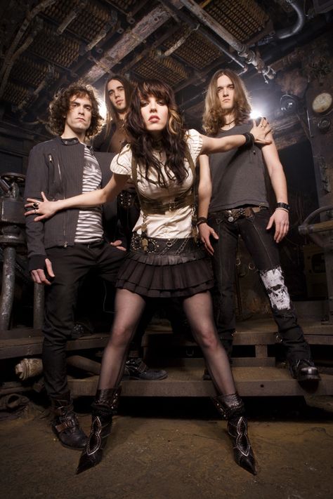 Halestorm's Lzzy Hale Izzy Hale, Mayday Parade Lyrics, Lzzy Hale, Halestorm, Heavy Metal Music, Celebrities Humor, New Rock, Metal Band, Metal Music