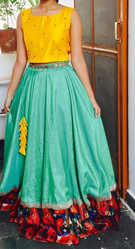 Elegant Sea green skirt paired with yellow top...!!💃🏻 Sea Green Lehenga Combination, Sea Green Colour Combination Dress, Sea Green Colour Combination, Yellow Crop Top Outfit, Ethnic Crop Top, Yellow Color Combinations, Yellow Kurti, Indian Tops, Combination Dresses