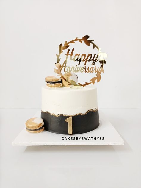 Black and gold anniversary cake Black And Gold Anniversary Cake, 1st Anniversary Cake Designs, First Anniversary Cake Ideas, First Wedding Anniversary Cake, 1st Wedding Anniversary Cake, First Anniversary Cake, Gold Anniversary Cake, 1st Anniversary Cake, Anniversary Cake Designs