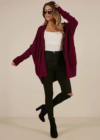 7c4ede33a62160a19586f6e26eaefacfdesc48685482ri Burgandy Cardigan, Wine Red Sweater, Black Pants Outfit, Outfit Cardigan, Loose Cardigan, Cardigan Casual, Cardigan Outfits, Red Sweater, Knitted Coat