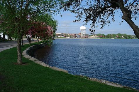 minnesota lakes | MN : Fountain Lake - Albert Lea, MN photo, picture, image (Minnesota ... Albert Lea Minnesota, Minnesota Lakes, Usa Bucket List, Cruise Boat, Lake Pictures, Beautiful Lakes, Wonderful Places, Minnesota, Great Places