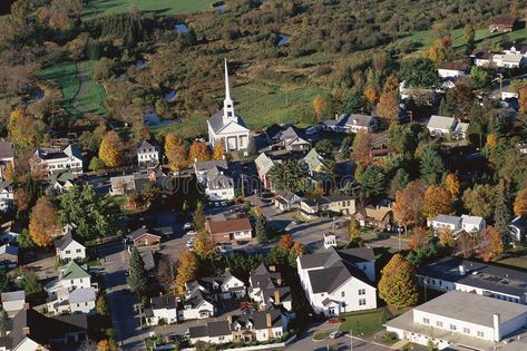 Andover Massachusetts, England Village, Small Towns Usa, Open House Signs, Small Town America, Small Town Life, Valley Road, First Time Home Buyers, Boston Massachusetts