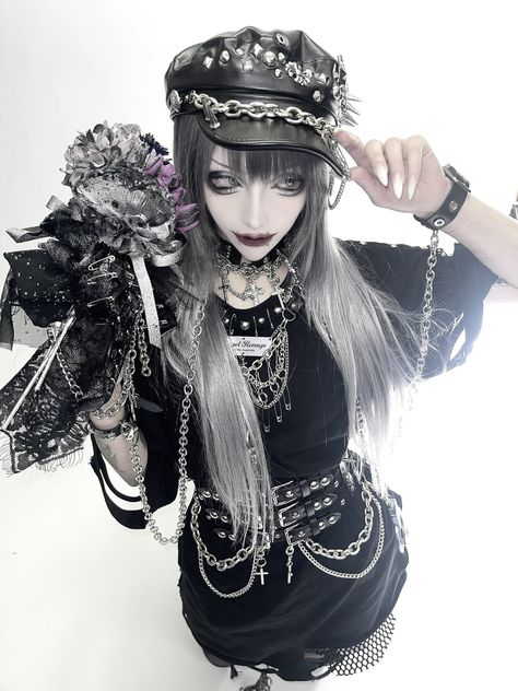 Vkei Fashion, Visual Kei Outfits, Visual Kei Fashion, Kei Fashion, Genuine Smile, Aesthetic People, Punk Goth, J Fashion, Visual Kei