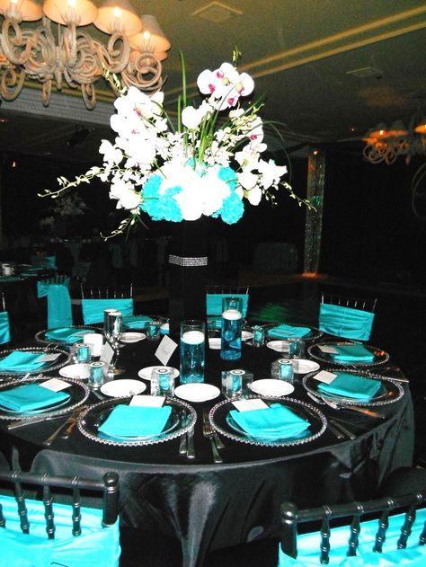 black and teal wedding Teal Wedding Reception, Teal Wedding Decorations, Hall Deco, Turquoise Wedding Decorations, Wedding Peacock, Silver Wedding Decorations, 2023 Party, Black Wedding Decorations, Tiffany Blue Wedding