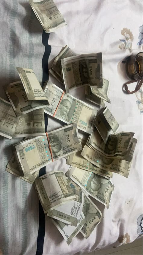 Money Pic Indian, Rakhi Snap, Fake Rich, Vishnu Dev, Cash Photo, Money Snap, Money Is Everything, Indian Money, Dakota Johnson Street Style