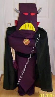 Homemade Emperor Zurg Costume: My son's school was entering a Toy Story themed float in a local parade and he decided that he wanted to dress up as Emperor Zurg. After looking in shops Zurg Costume, Zurg Toy Story, Toy Story Costume, Emperor Zurg, Toy Story Crafts, Toy Story Costumes, Homemade Costumes, Cheap Crafts, Easy Costumes