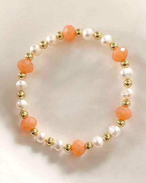 Pearl and Crystal Bracelet with Gold Filled Details | Fine Jewelry by Vila Veloni Orange Beads Bracelet, Orange Bracelet Ideas, Orange Bracelet, Diy Bracelet Designs, Jewellery Ideas, Bracelet Ideas, Beaded Bracelets Diy, Cute Bracelets, Bead Jewellery