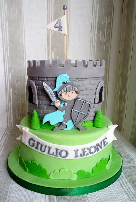 Knight Cake Ideas, Knight Birthday Cake, Medieval Cake, Knight Cake, Dragon Birthday Cakes, Knight Birthday, Castle Birthday Cakes, Knight Birthday Party, 4th Birthday Boys