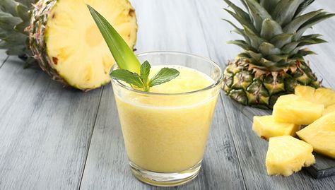 Treat a cough naturally with a homemade recipe using pineapple, honey, ginger, lemon, cayenne pepper and sea salt. Amy Myers, Smoothie Detox, Pineapple Smoothie, Avocado Smoothie, Yummy Smoothies, Detox Juice, Pineapple Juice, Kefir, Detox Drinks