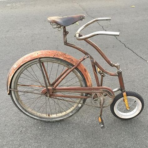 Unique Bicycle Design, Ratrod Bicycle, Weird Bike, Retro Bycicles, Low Rider Bike Bicycles, Bicycle Garage, Bike In Garden Old Bicycle, 70s Bicycle, Bicycle Camping