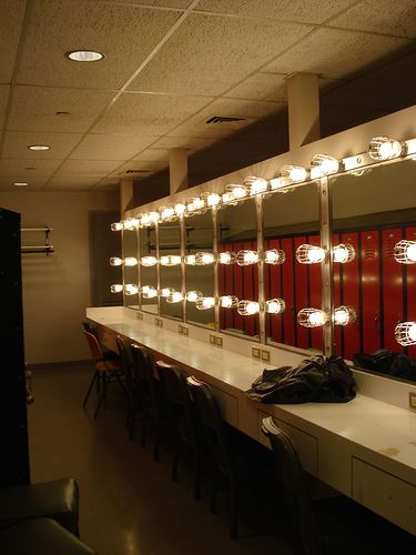 https://flic.kr/p/PQyky | Terrace Theater Dressing Room | The ladies' dressing room-- lit up just like everyone imagines it should be. Theater Dressing Room, Theatre Life, Makeup Rooms, Changing Room, Theatre Kid, Musical Theatre, Room Lights, Dressing Room, Performance Art