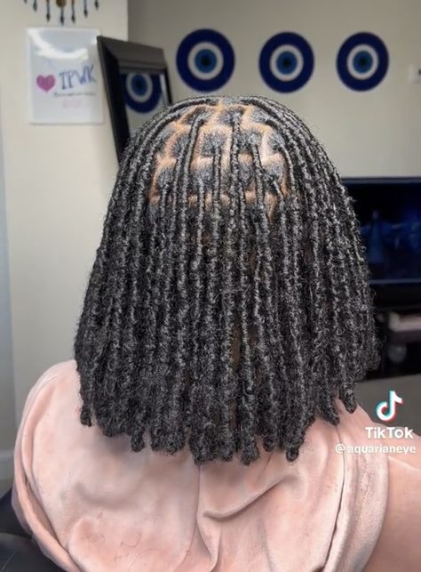 Locs With Combed Out Ends, Loc Sizes Black Women, Mid Back Faux Locs, Mini Faux Locs, Fake Locs Hairstyles, Short Boho Locs, Types Of Locs, Locs Short, Short Locs