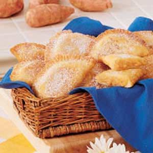 Fried Sweet Potato Pies Fried Sweet Potato Pies Recipe, Handheld Pies, Fry Pies, Fried Sweet Potato, Sweet Potato Pies, Thanksgiving Planning, Sweet Potato Pies Recipes, Fried Pies, Pie Pie