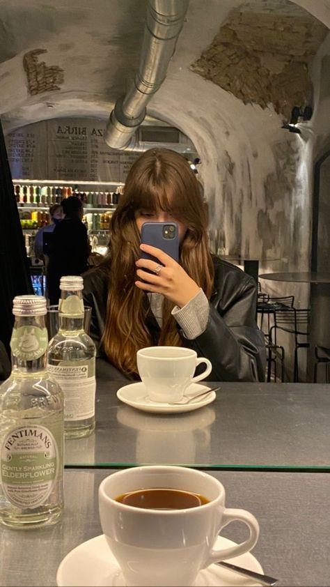 Sweet Temptation, Anastasia Steele, 사진 촬영 포즈, I'm With The Band, 가을 패션, Cup Of Coffee, Aesthetic Photo, Hair Inspo, Hair Inspiration