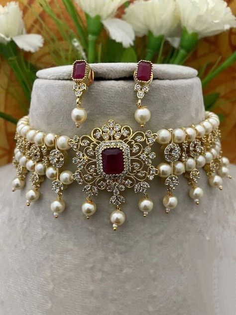 Sabyasachi Wedding, Jewelry Ad, Indian Choker, Indian Choker Necklace, Pakistani Bridal Jewelry, Jewelry Kundan, Beautiful Beaded Necklaces, Kundan Jewellery Set, Engagement Necklaces