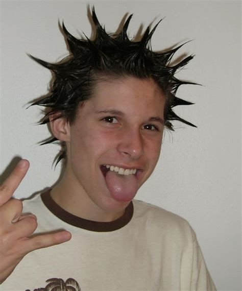 this isnt me (itslike the 3rd google result for when u search liberty spikes on oceanhero) but GODdo i wish it was Spiked Hair Men, Punk Hair Men, Liberty Spikes, Punk Haircut, Spiky Hairstyles, Short Spiked Hair, Hairstyle Men, Rock Hairstyles, Punk Pins