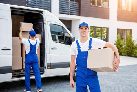 Two removal company workers unloading bo... | Premium Photo #Freepik #photo #business #car #people #house Car People, Junk Removal Service, Business Car, House Movers, Office Moving, Best Movers, Professional Movers, Packing Services, Removal Company