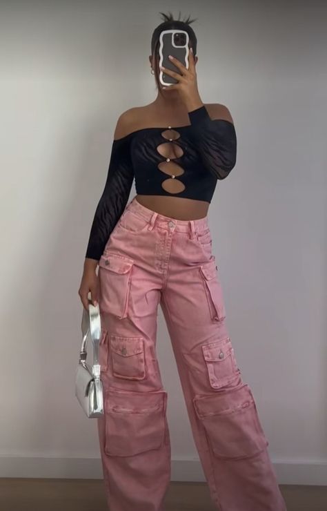 Pink Concert Fits, Concert Outfit Ideas Nicki Minaj, Bichota Season Outfit, Gag City Outfits, Nicki Minaj Inspired Outfits, Gag City Nicki Outfit, Mañana Sera Bonito Outfit Concert, Young Miko Concert Outfit, Pink Friday 2 Concert Outfits