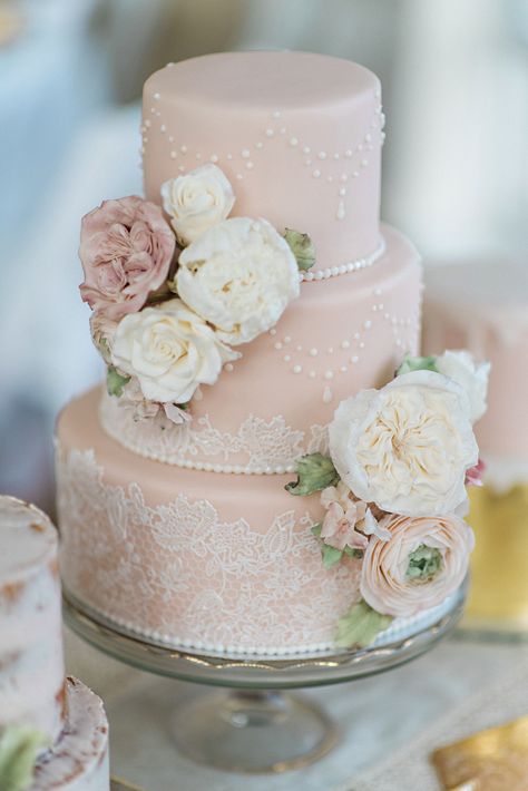 Vintage Pasta, Blush Wedding Cakes, Romantic Wedding Centerpieces, Country Wedding Cakes, Lace Wedding Cake, Floral Wedding Cakes, Pink Wedding Cake, Romantic Wedding Cake, Wedding Cake Rustic