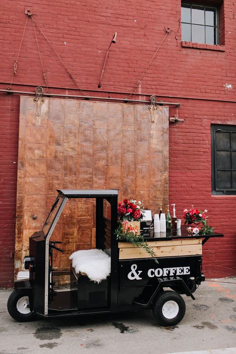 cute coffee cart idea for weddings Bar Cart Wedding, Goals Photography, Mobile Coffee Cart, Coffee Bar Cart, Things That Go Together, Mobile Coffee Shop, Coffee Trailer, Coffee Van, South California