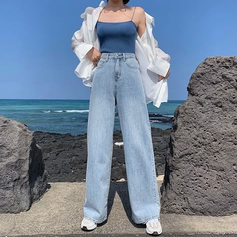 Straight Leg Jeans Outfits, Looks Pinterest, Jeans Outfit Summer, Long Jeans, Button Up Long Sleeve, Straight Fit Jeans, Look Vintage, Korean Outfits, Looks Style