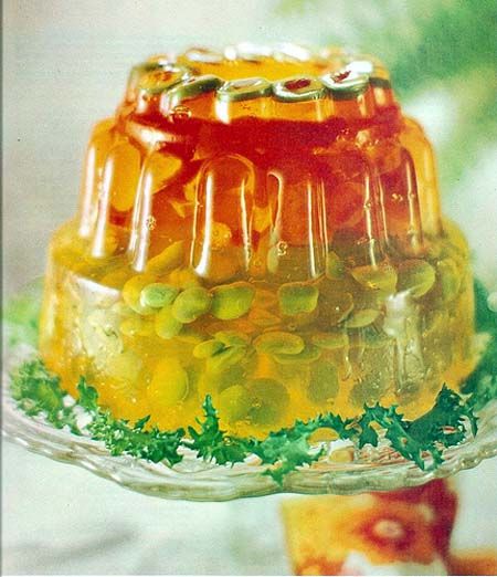 Jello Mold Recipes, 50s Housewife, Scary Food, 60s Party, Gross Food, Retro Food, Dinner Club, Jello Salad, Brady Bunch