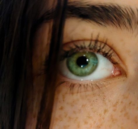 Olive Green Eyes, The Darkest Minds, Aesthetic Eyes, Anatomy Reference, Pretty Eyes, Green Aesthetic, Pretty Little Liars, Cool Eyes, Beautiful Eyes