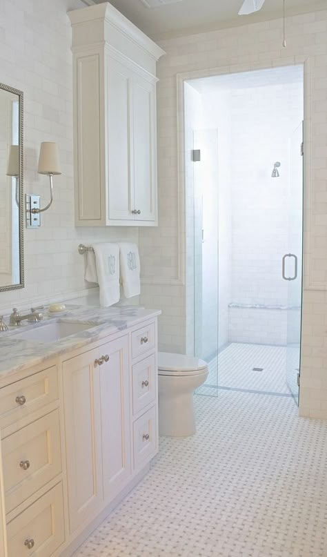 White Bathroom Designs, Classic Bathroom, White Subway Tile, Corner Shower, Trendy Bathroom, Marble Bathroom, Bath Room, Bathroom Renos, Bath Remodel