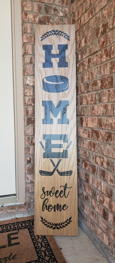 Welcome home hockey sign Hockey Porch Sign, Cricket Hockey Ideas, Hockey Wood Signs, Hockey Wood Projects, Hockey Welcome Sign, Hockey Mom Gifts Diy, Hockey Welcome Porch Sign, Hockey Front Door Signs, Hockey Diy Projects