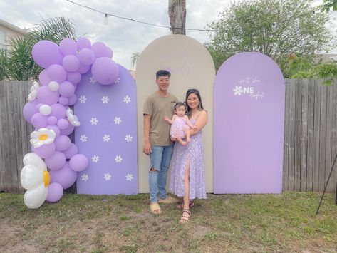 Daisy Backdrop Party Ideas, Purple 1st Birthday Party, Purple Daisy Birthday Party, Purple One Year Old Birthday Party, 1st Birthday Purple Theme, Purple And Yellow Themed Birthday Party, Purple First Birthday Party, First Birthday Purple Theme, Purple Daisy Theme Birthday