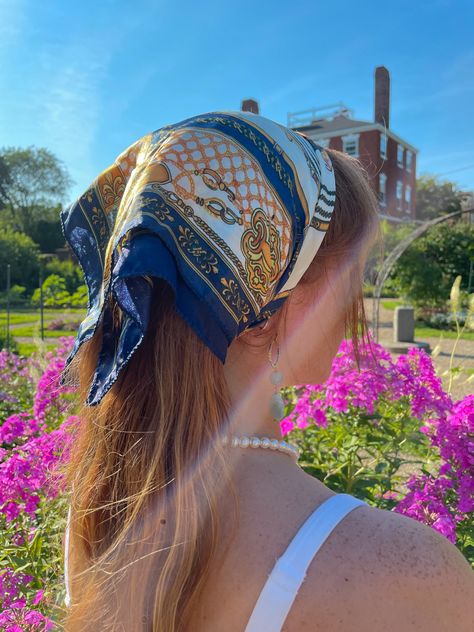 Headscarf Styles, Christian Head Covering, Bandana Outfit, Hair Scarf Styles, Ways To Wear A Scarf, Head Scarves, Head Scarf Styles, Hair Scarf, Peasant Style