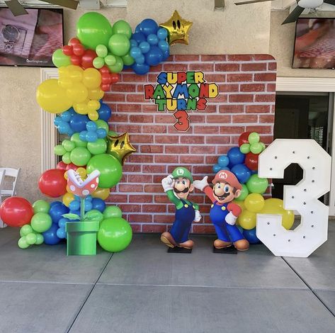 Happy Birthday Bro Brother Super Mario Party, Mario Bros First Birthday, Super Mario Photo Backdrop, Mario Bro Balloon Garland, Mario Brothers Balloon Arch, Mario Backdrop Birthday Party Ideas, Mario Birthday Photo Shoot, Super Mario Bros Backdrop, Super Mario Bros Birthday Party Ideas