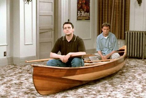 Chandler likes it in the stern...of the boat. Chandler And Joey, Joey Chandler, Friends Best Moments, Matt Leblanc, Joey Tribbiani, Friends Moments, Central Perk, Love Friends, Chandler Bing