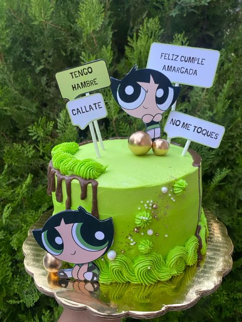 #PastelBellota #buttercream #buttercreamcake #bellota #thepowerpuffgirls #pastelespersonalizados #aesthetic #candysweetcakes #ideas #pastrylife #bakerydesign Bizcocho Aesthetic, Buttercup Cake, Powerpuff Cake, Buttercup Powerpuff Girl, 30 Cake, Cosmo And Wanda, Korean Cake, Diy Iphone Case, Character Cakes