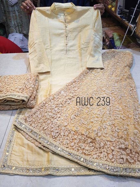 Handwork Design, Kurtis Designs, Kurti Embroidery, Suit Salwar, Embroidery On Kurtis, Long Kurti, Long Kurti Designs, Kurti Embroidery Design, Suits Design