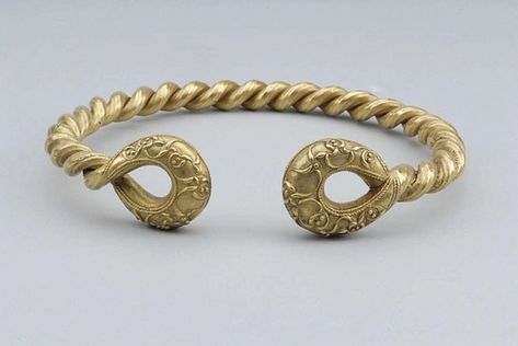 Ancient Celtic Torcs - World History Encyclopedia Celtic History, Celtic Gods, Celtic Warriors, Ancient Celts, Ancient Jewellery, Celtic Woman, Celtic Culture, Twisted Band, Celtic Art