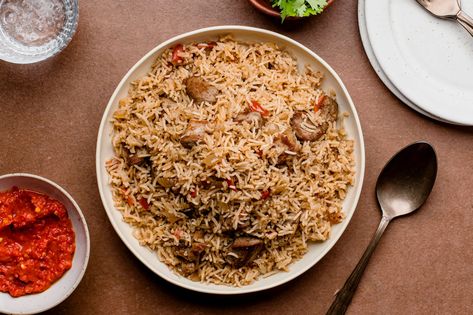 Bariis iskukaris is one of the most popular rice dishes in Somalia. Packed with lamb and fragrant with spices, you'll make this recipe over and over. Bariis Iskukaris, Somalian Recipes, Somali Recipes, Somali Rice, Somali Recipe, Rice Recipe Easy, Pilau Rice, Recipes Rice, African Cooking