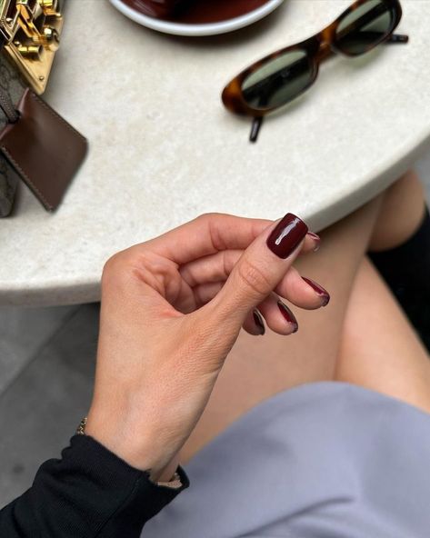 Top Dark Fall Nail Colors 2024 25 Ideas: Trendy Designs and Inspiration Dark Fall Nail Colors, Marilyn Nails, Shellac Nail Colors, Dark Fall, September Nails, Fall Manicure, Fall Nail Trends, Fall Gel Nails, Short Square Nails