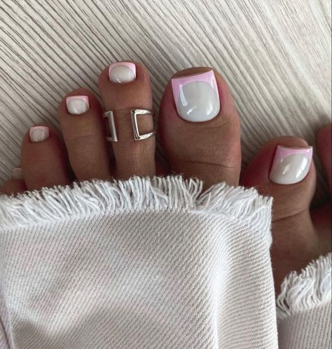 Fall Toe Nail Designs, Toe Nail Designs For Fall, French Tip Pedicure, French Toe Nails, French Pedicure Designs, Purple Chrome Nails, Fall Toe Nails, Pink Pedicure, Cute Pedicures