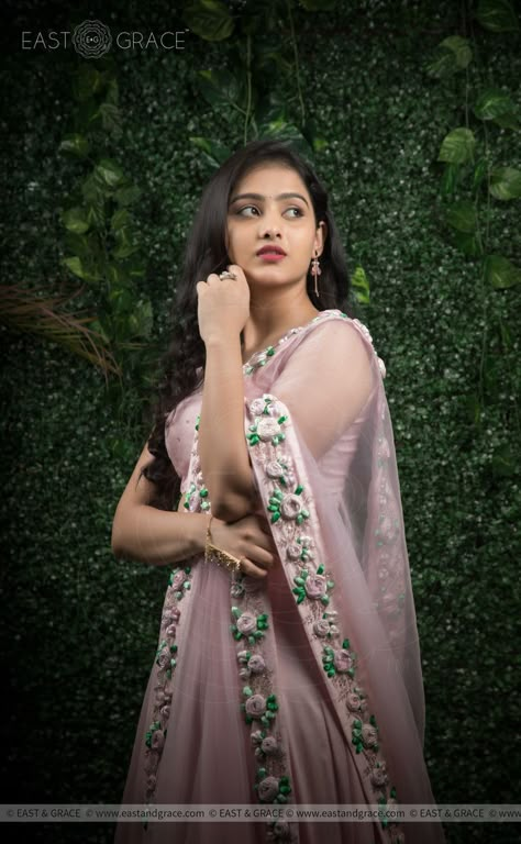 Lehnga Photoshoot Poses, Baby Pink Lehenga, Baby Pink Silk, Girl India, Lehenga Stitched, Female Portrait Poses, Sheer Dupatta, Indian Bride Poses, Umbrella Painting