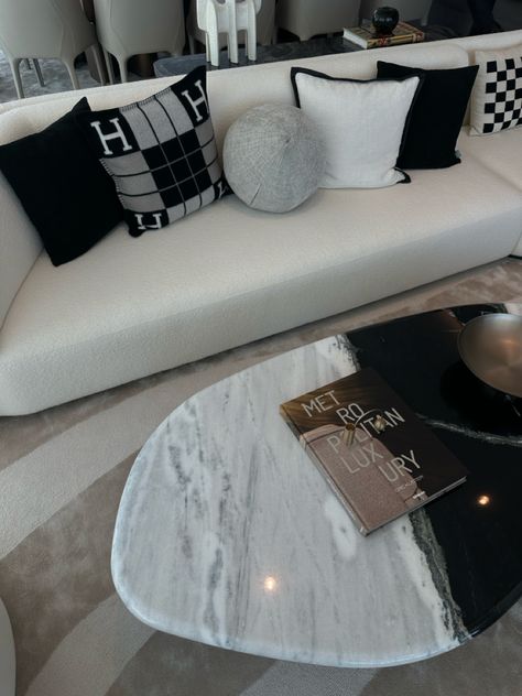 Living room decor, dubai, dubai style, hermes, luxury decor, luxury living, aesthetic, aesthetic decor Living Aesthetic, Dubai Style, Baddie Aesthetic, Decor Luxury, Aesthetic Decor, Luxury Decor, Aesthetic Aesthetic, Luxury Living, Dubai