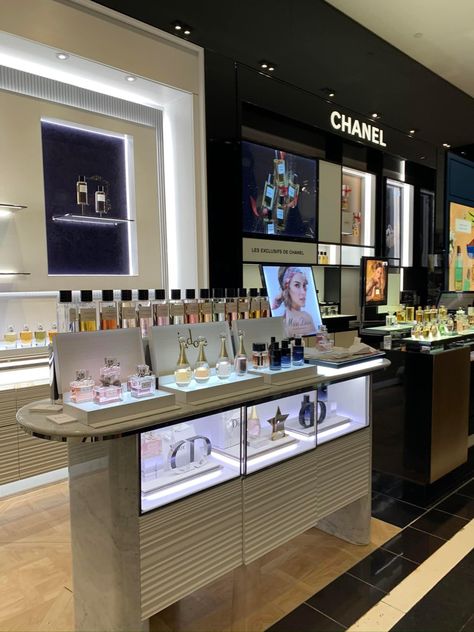 Perfume Counter, Fragrance Retail, Furniture Acrylic, Drawing Furniture, Acrylic Cabinets, Pharmacy Design, Acrylic Furniture, Chanel Store, Cosmetic Design