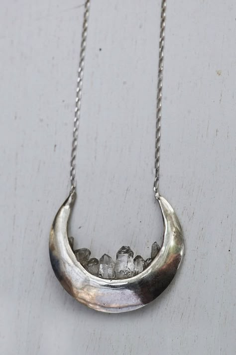 Half Moon Necklace, Geode Necklace, Simple Silver Jewelry, Moon Moon, Fine Silver Jewelry, Silver Jewelry Rings, Silver Jewelry Handmade, Jewelry Designers, 925 Silver Jewelry