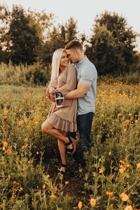 Pregnancy Announcement Photography, Pregnancy Announcement Pictures, Pregnancy Announcement Photoshoot, Baby Announcement Photoshoot, Cute Pregnancy Announcement, Baby Announcement Pictures, Couple Pregnancy Photoshoot, Pregnancy Announcement Photos